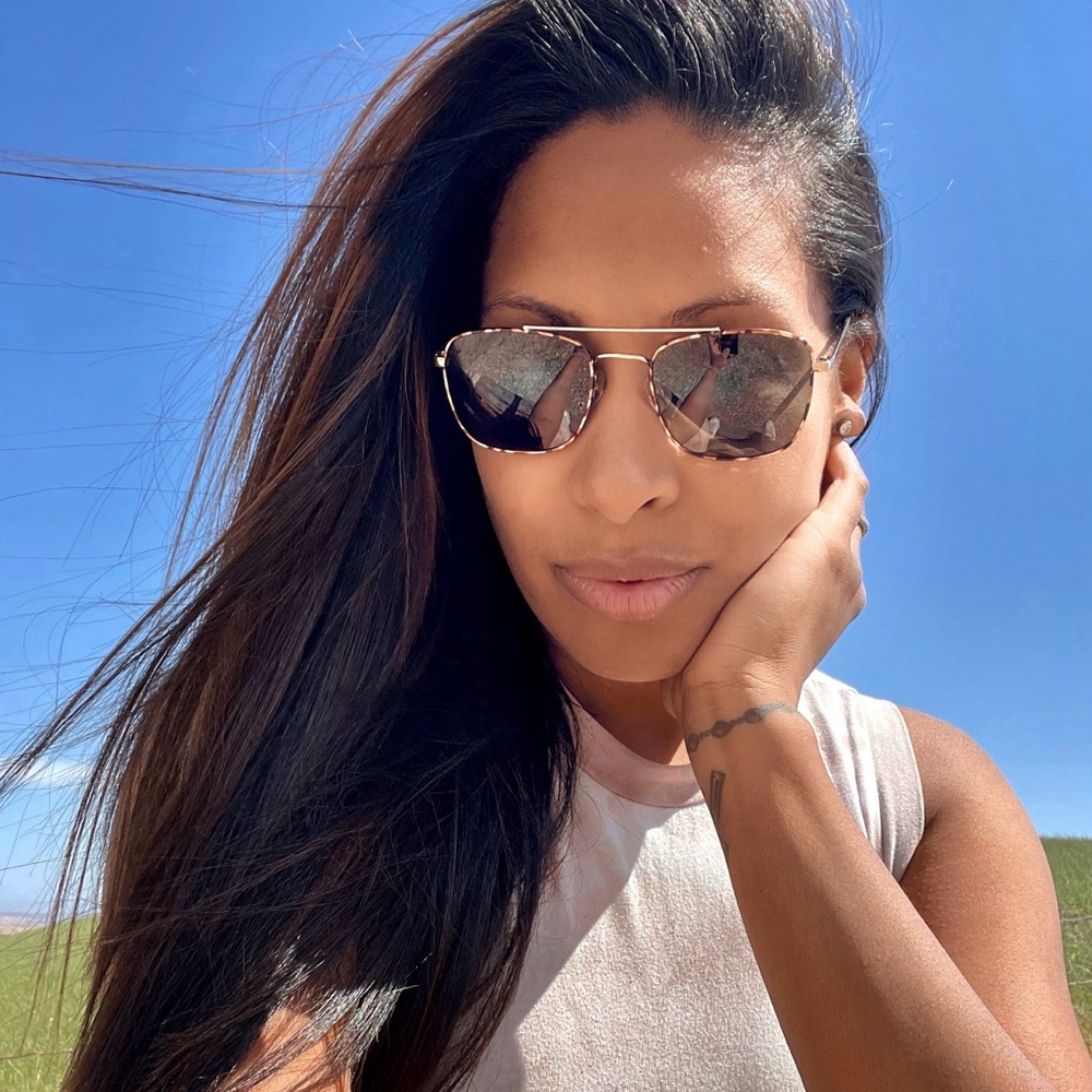 Foster Grant Brayden Gold Sunglasses